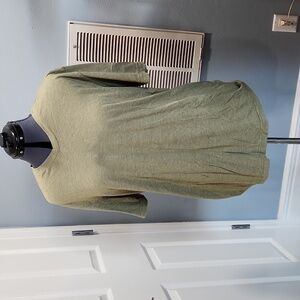 V neck light green t-shirt - L